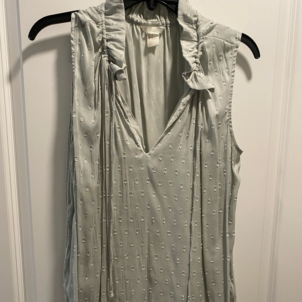 Sleeveless blouse